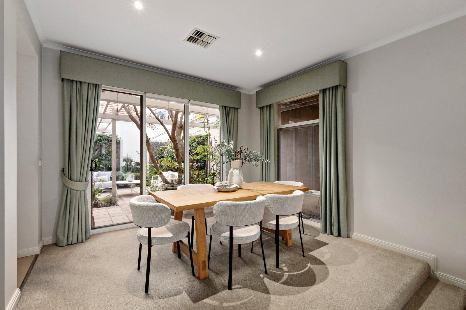 9 Hobsons Bay Parade, Port Melbourne, 3207