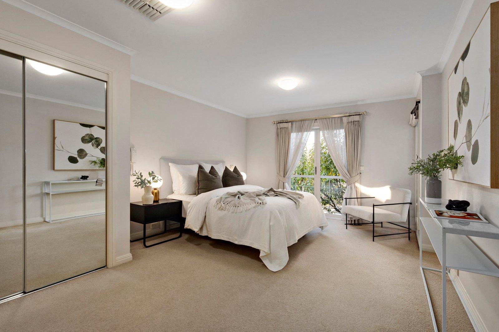 9 Hobsons Bay Parade, Port Melbourne, 3207