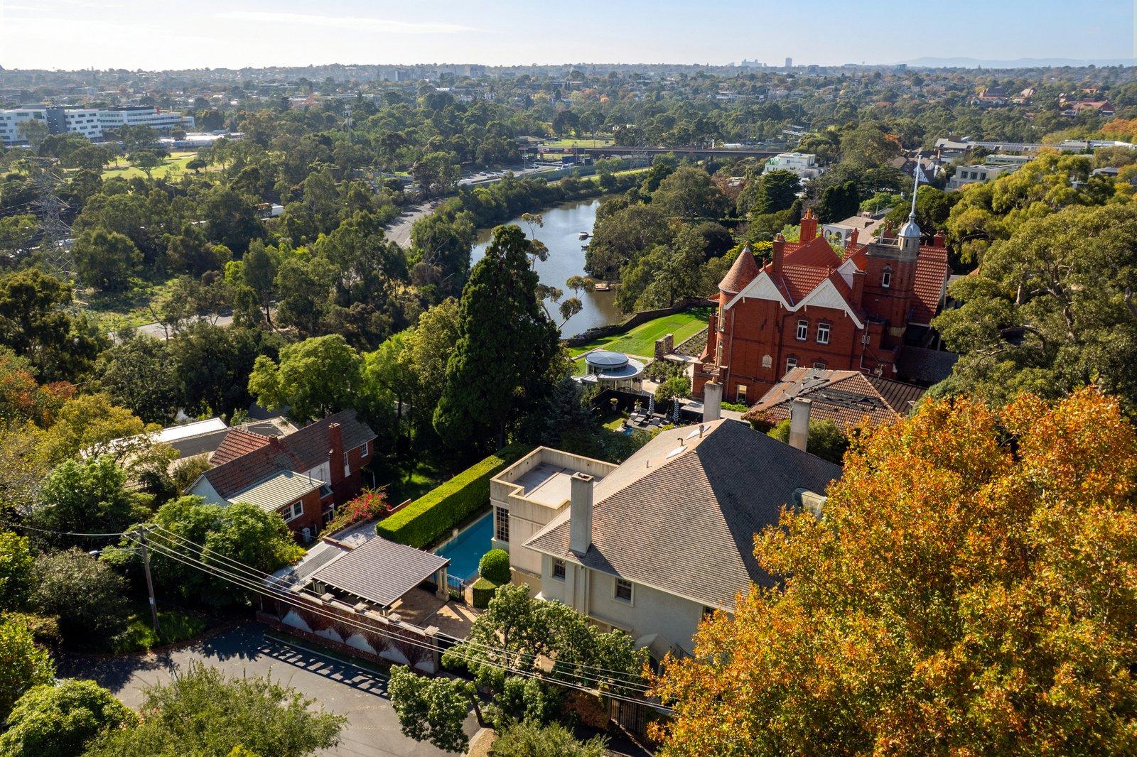 90 St Georges Road, Toorak, 3142