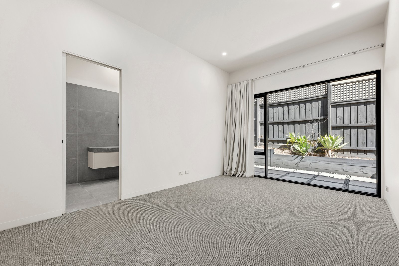 9A Benwerrin Road, Surrey Hills, 3127