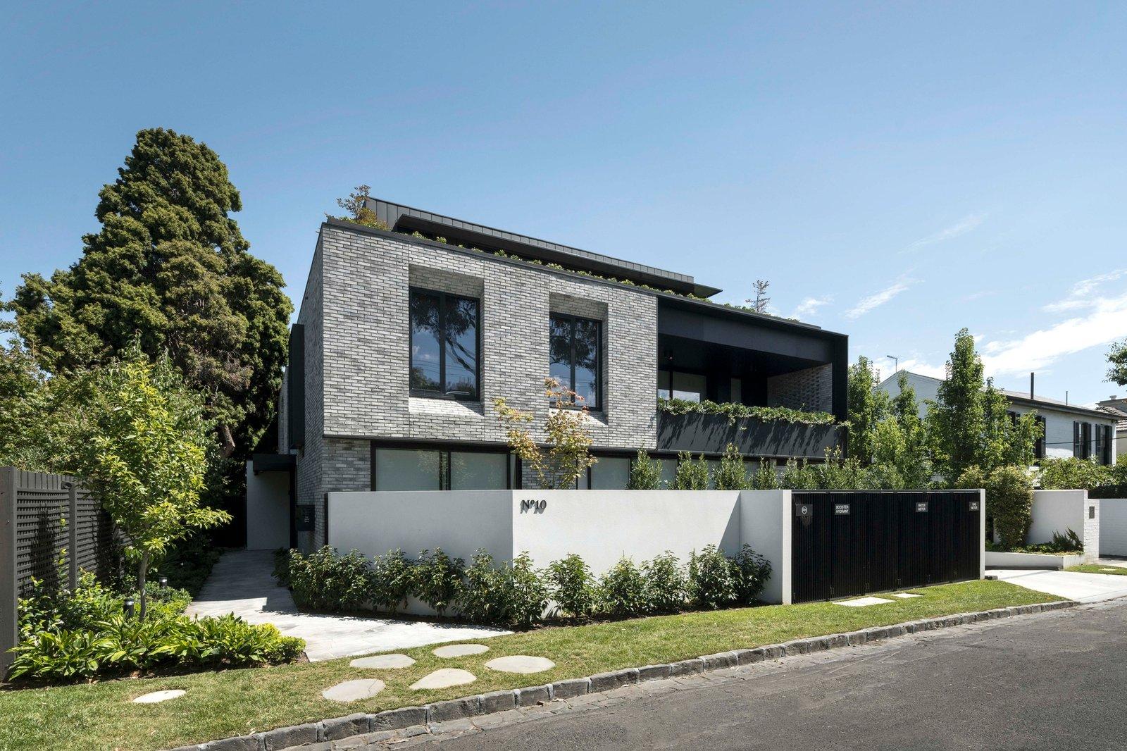 Sub-Penthouse, 10 Devorgilla Avenue, Toorak, 3142