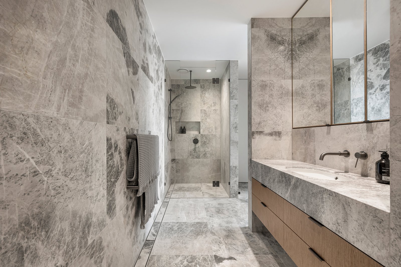 The Penthouse/103 Beach Street, Port Melbourne, 3207