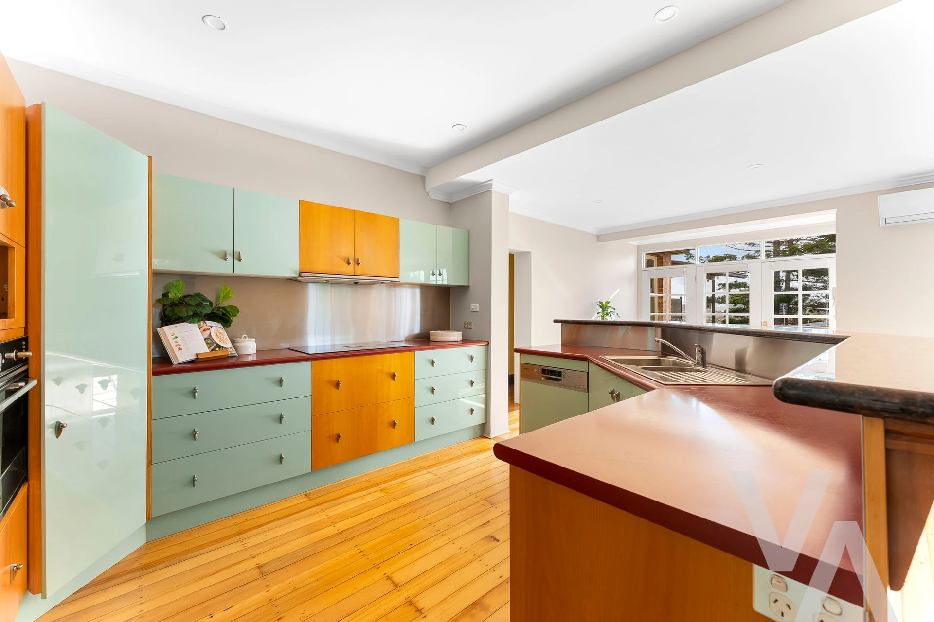 16 Kitchener Parade The Hill NSW