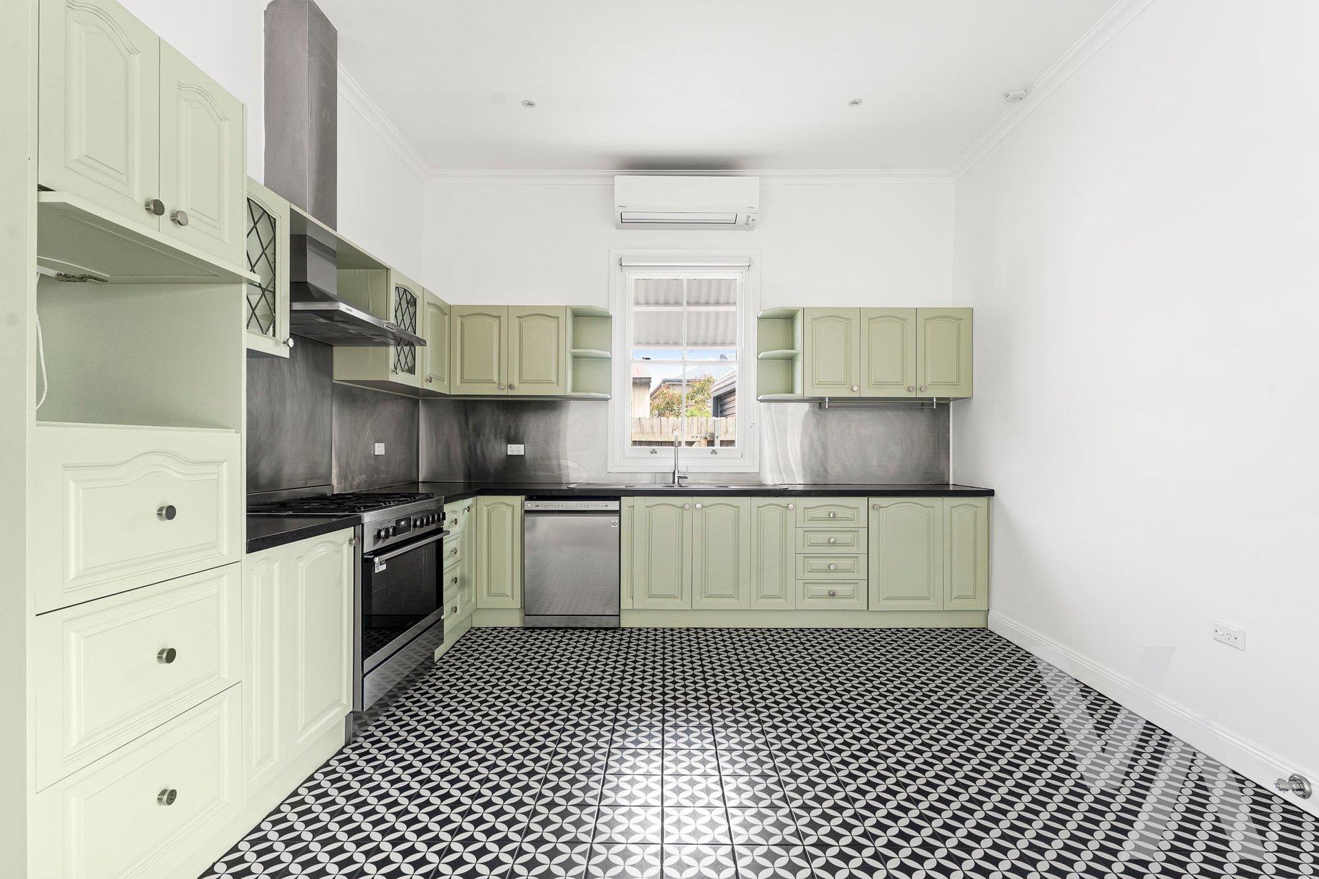 8 Queen Street Stockton NSW