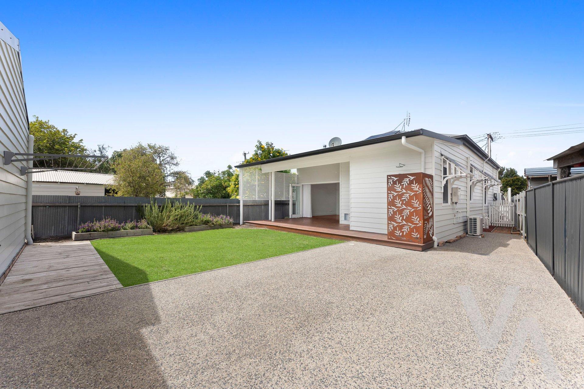 8 Queen Street Stockton NSW