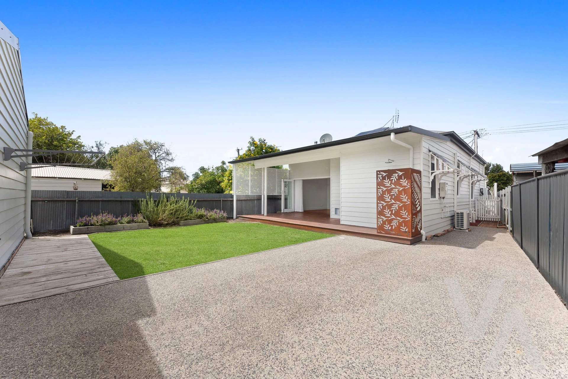 8 Queen Street Stockton NSW