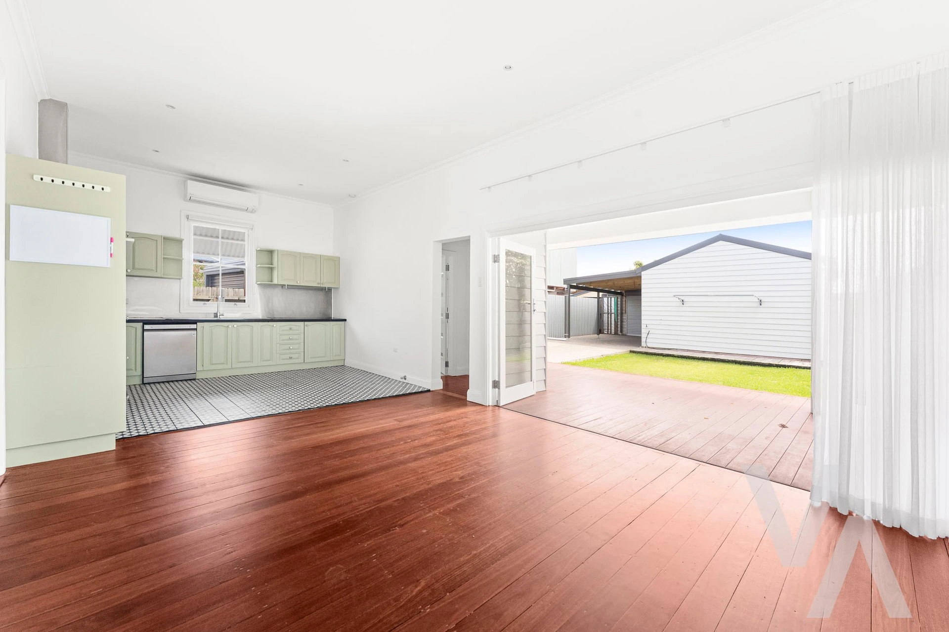 8 Queen Street Stockton NSW