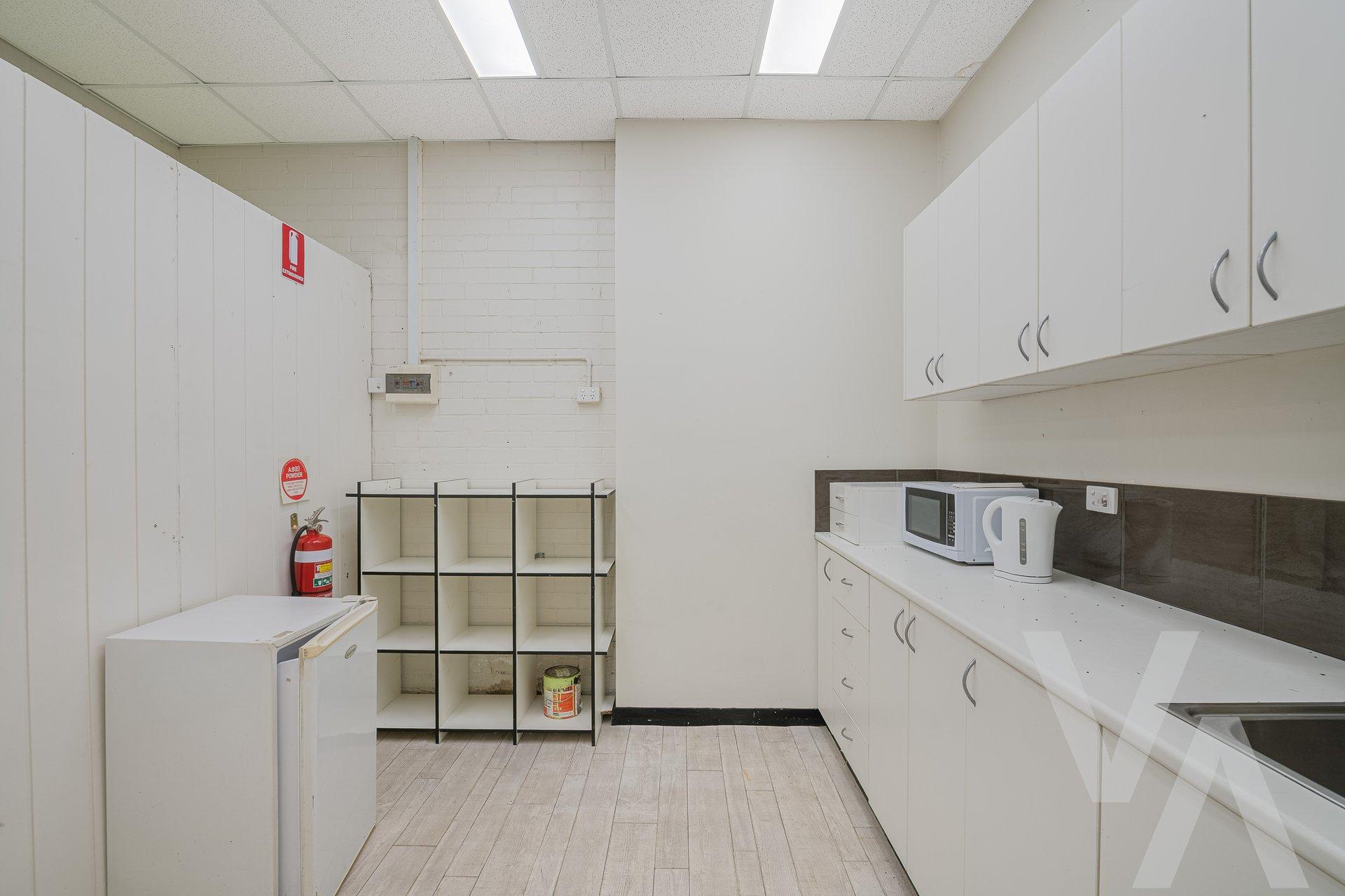 2 & 3/6 East Mall Rutherford NSW