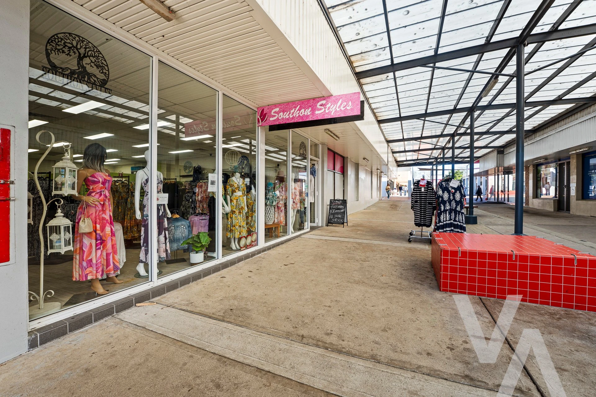 2 & 3/6 East Mall Rutherford NSW