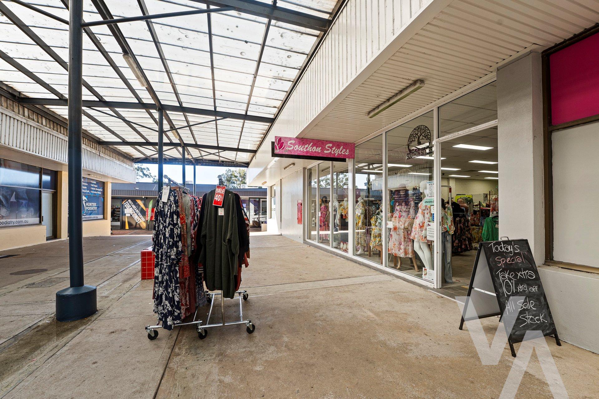 2 & 3/6 East Mall Rutherford NSW
